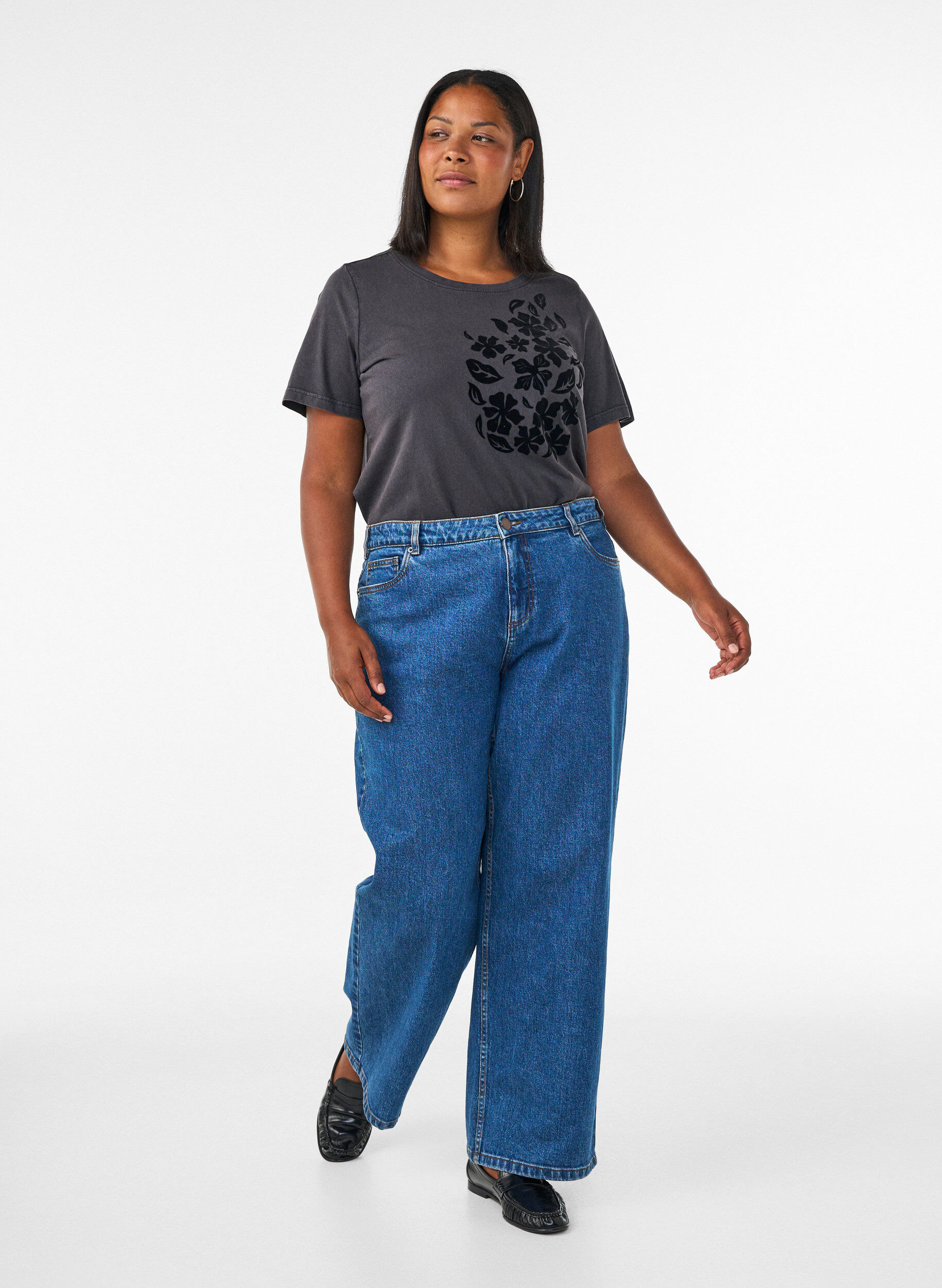 ZizziT-shirt i ekologisk bomull med tryck, Gr&aring;, Model image number 1