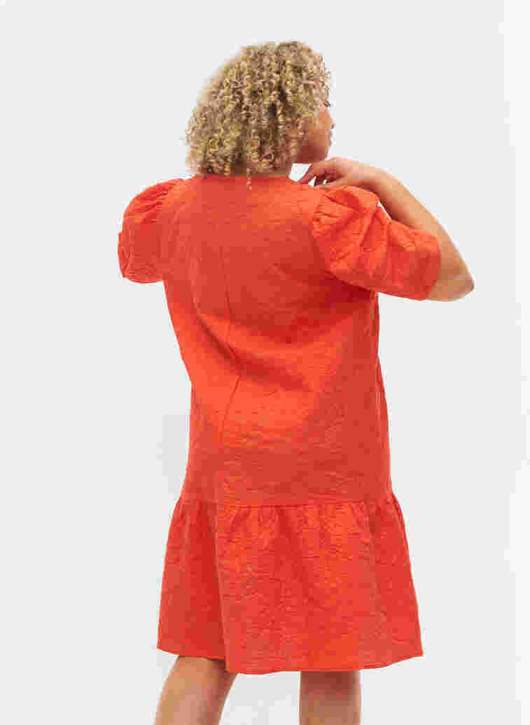 Strukturerad klänning med korta puffärmar, Mandarin Red, Model image number 1