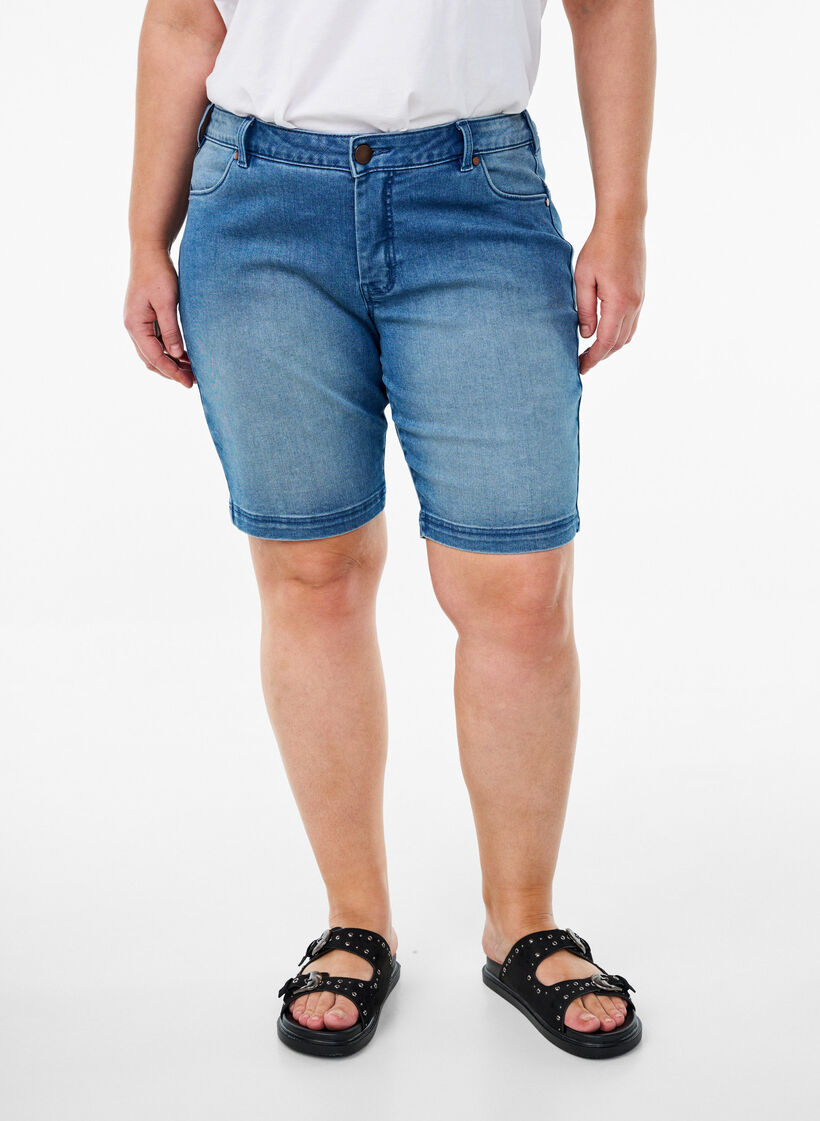 Slim fit Emily shorts med normal midja, Bl&aring;, Model image number 3