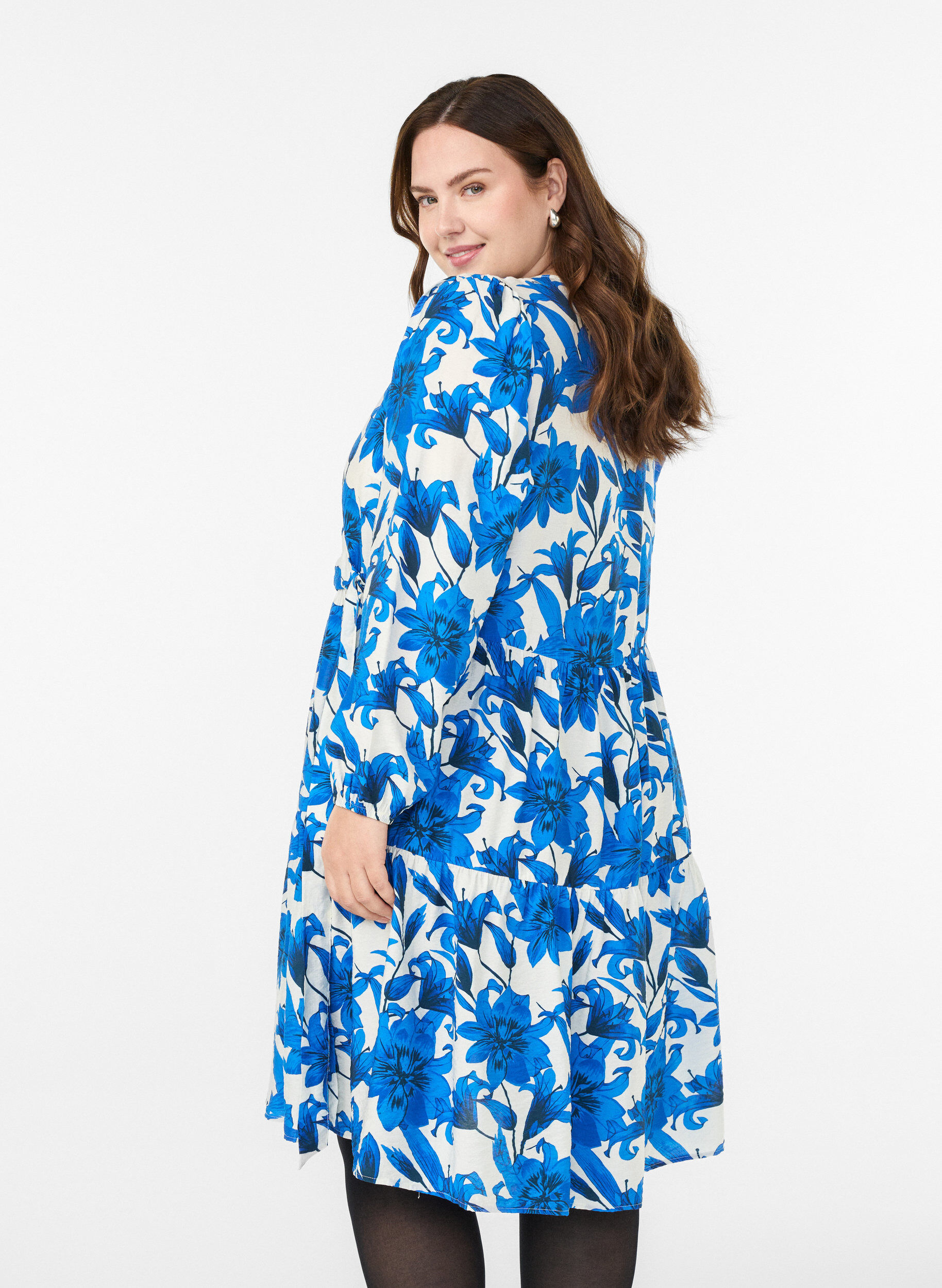 Zizzi Blommig omlottkl&auml;nning med knytsk&auml;rp, Vanilla, Model image number 2