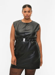 Kort klänning med läderlook, Black, Model
