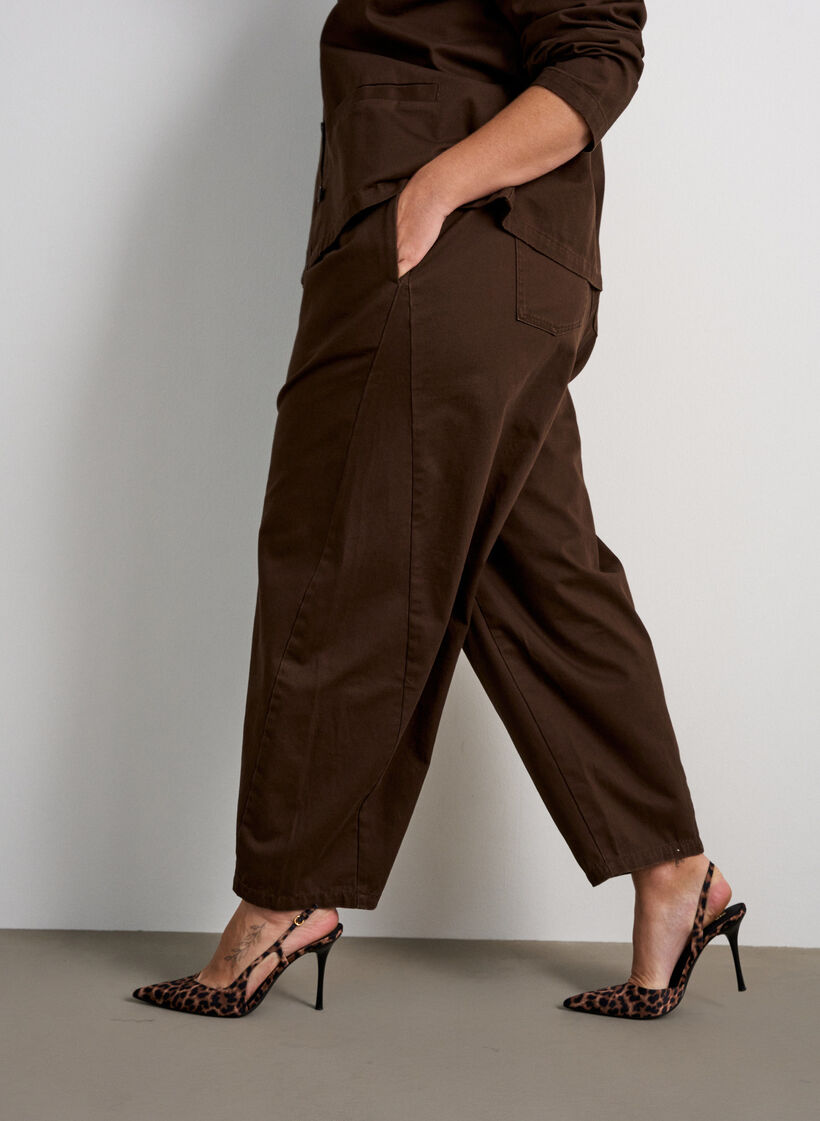 Barrel-jeans med h&ouml;g midja och res&aring;r i midjan, Brun, Model image number 2