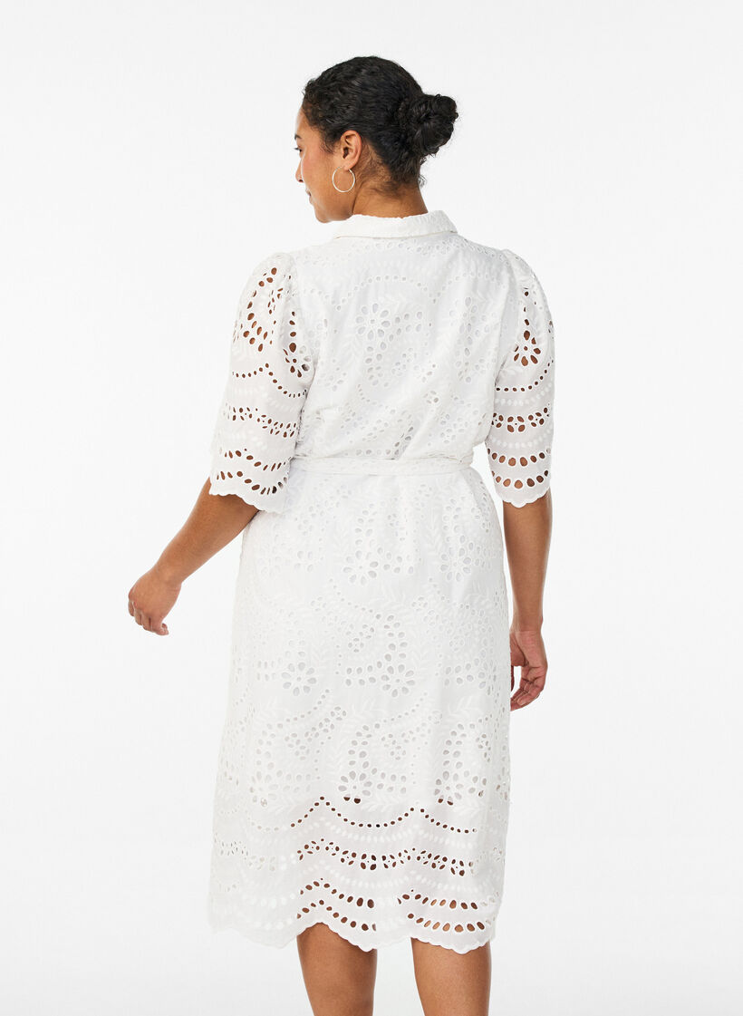 Skjortkl&auml;nning i broderie anglaise med knytb&auml;lte, Vit, Model image number 2