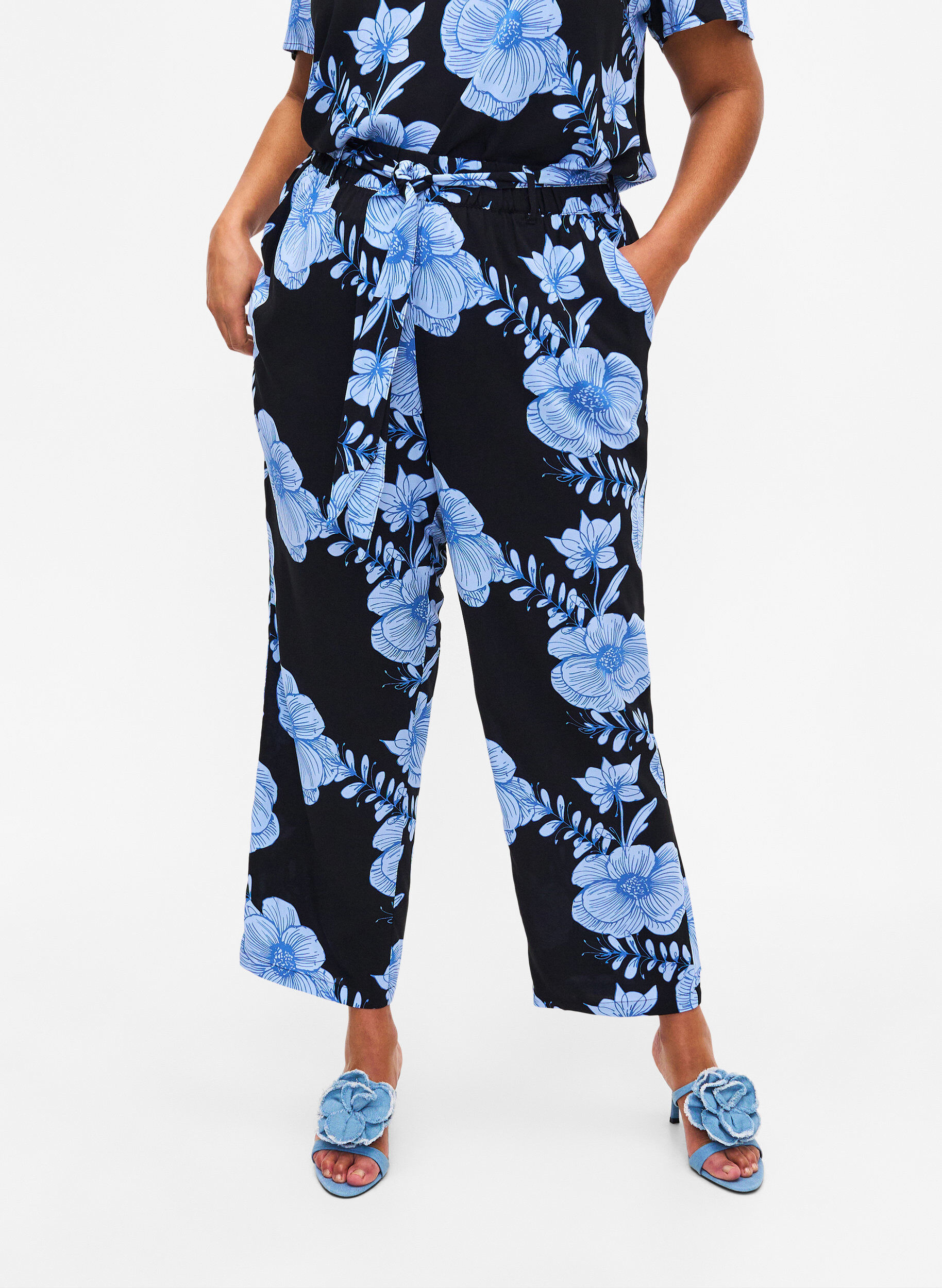 Zizzi Viskosbyxor med h&ouml;g midja, Svart, Model image number 2