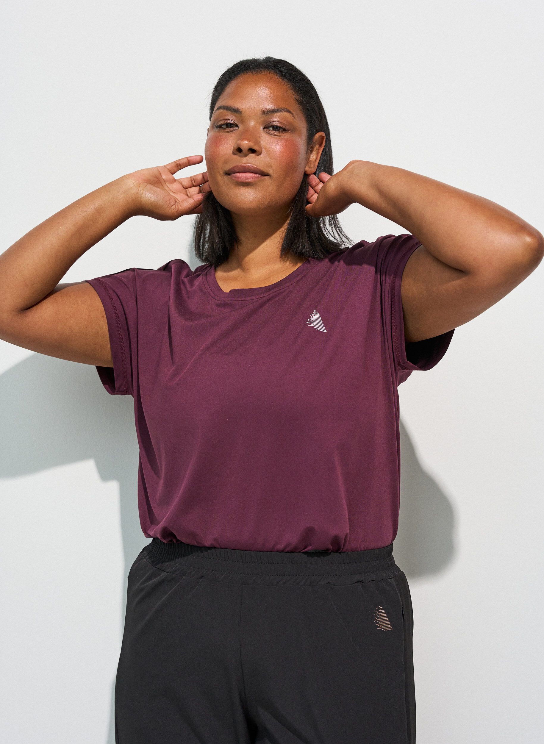ZizziEnf&auml;rgad tr&auml;nings-T-shirt, R&ouml;d, Model image number 3