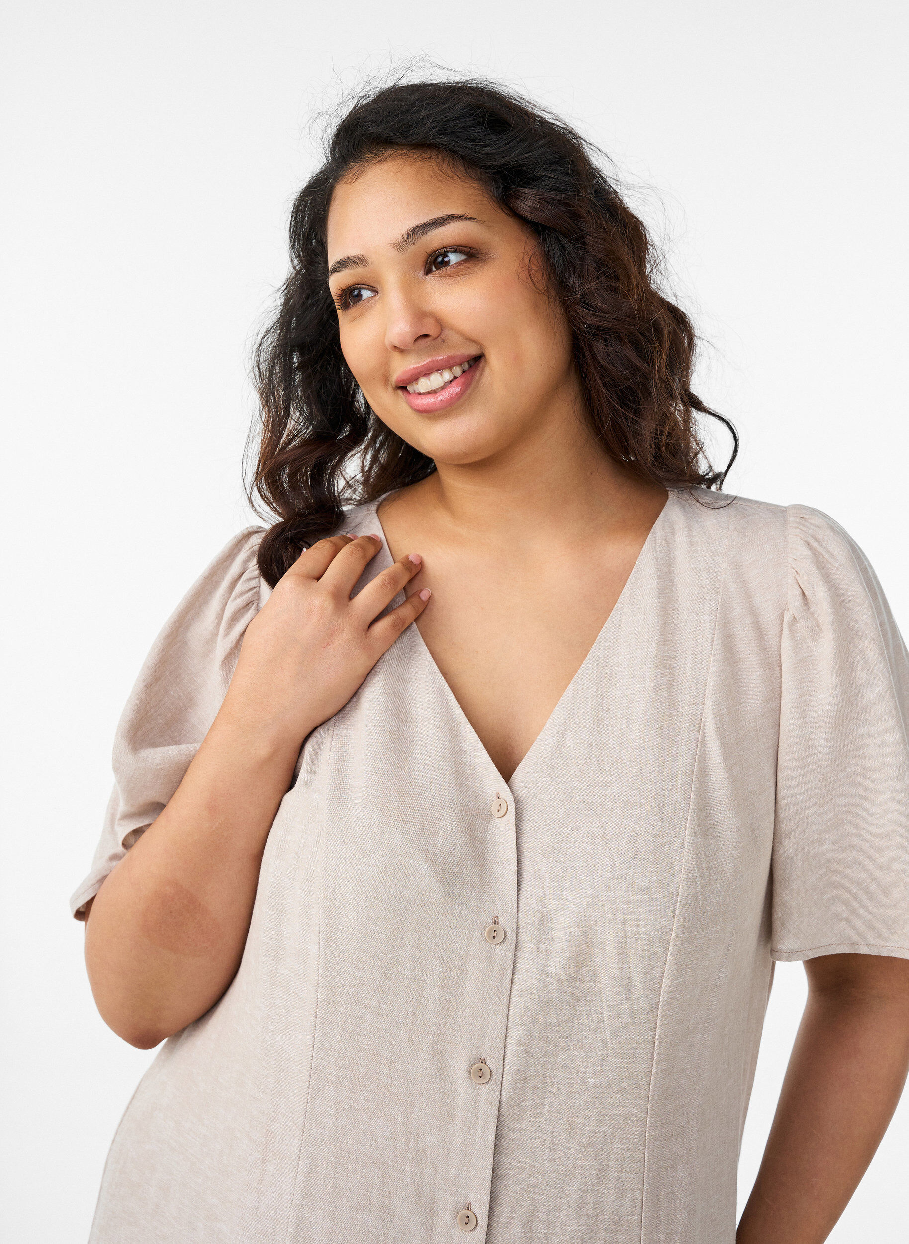 Zizzi Midikl&auml;nning i linne och viskos med volang&auml;rmar, Beige, Model image number 2