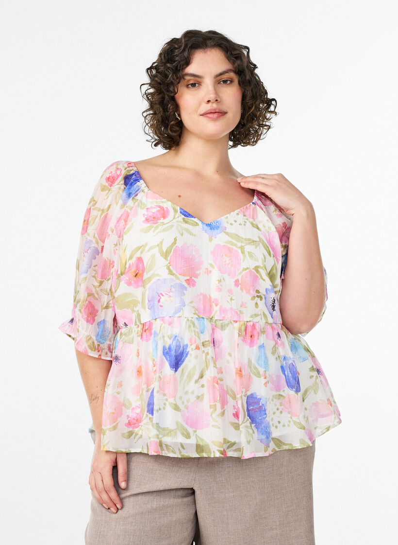 Blus i lyocell med blommigt m&ouml;nster och hj&auml;rtformad ringning, Vit, Model image number 0