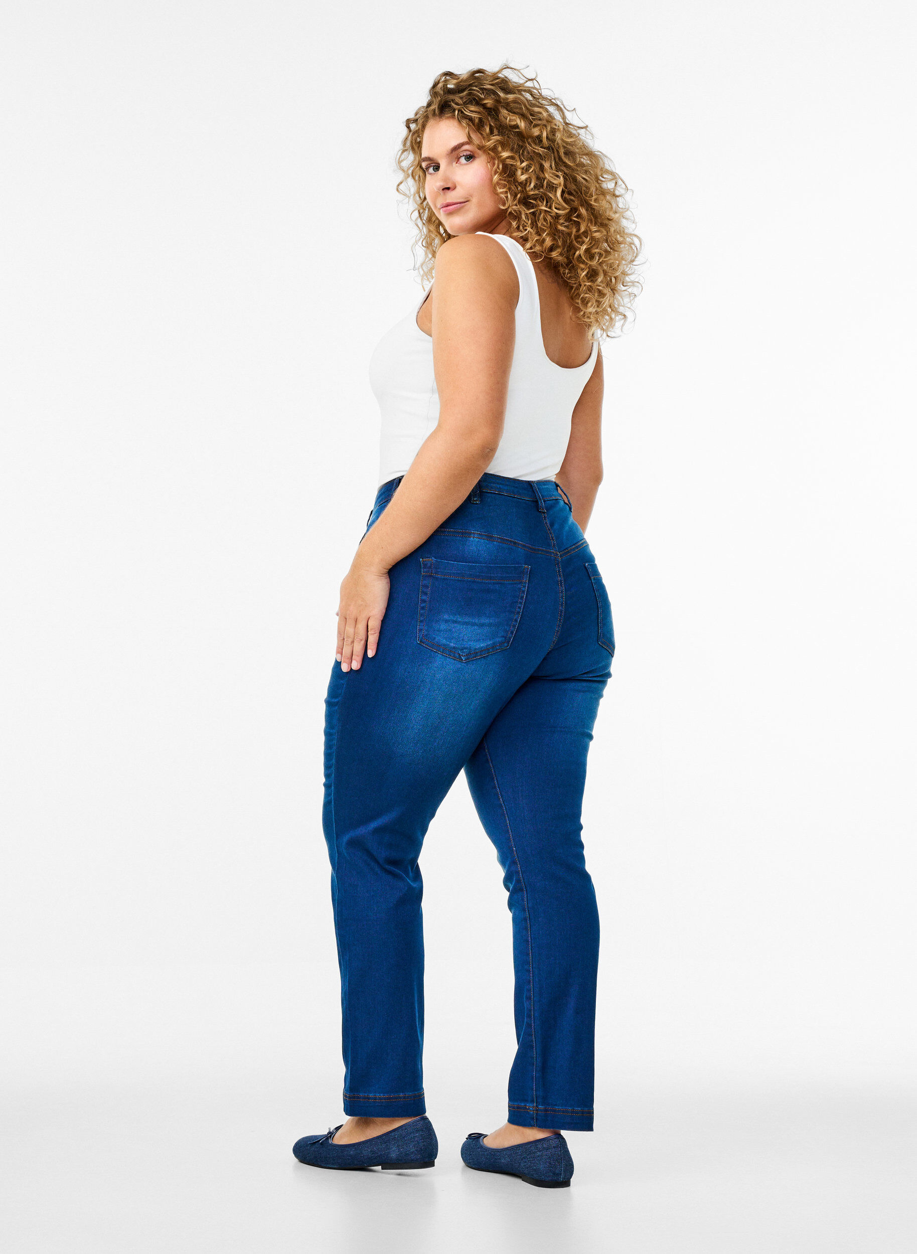 Zizzi Emily jeans med smal passform och normal midja, Bl&aring;, Model image number 1