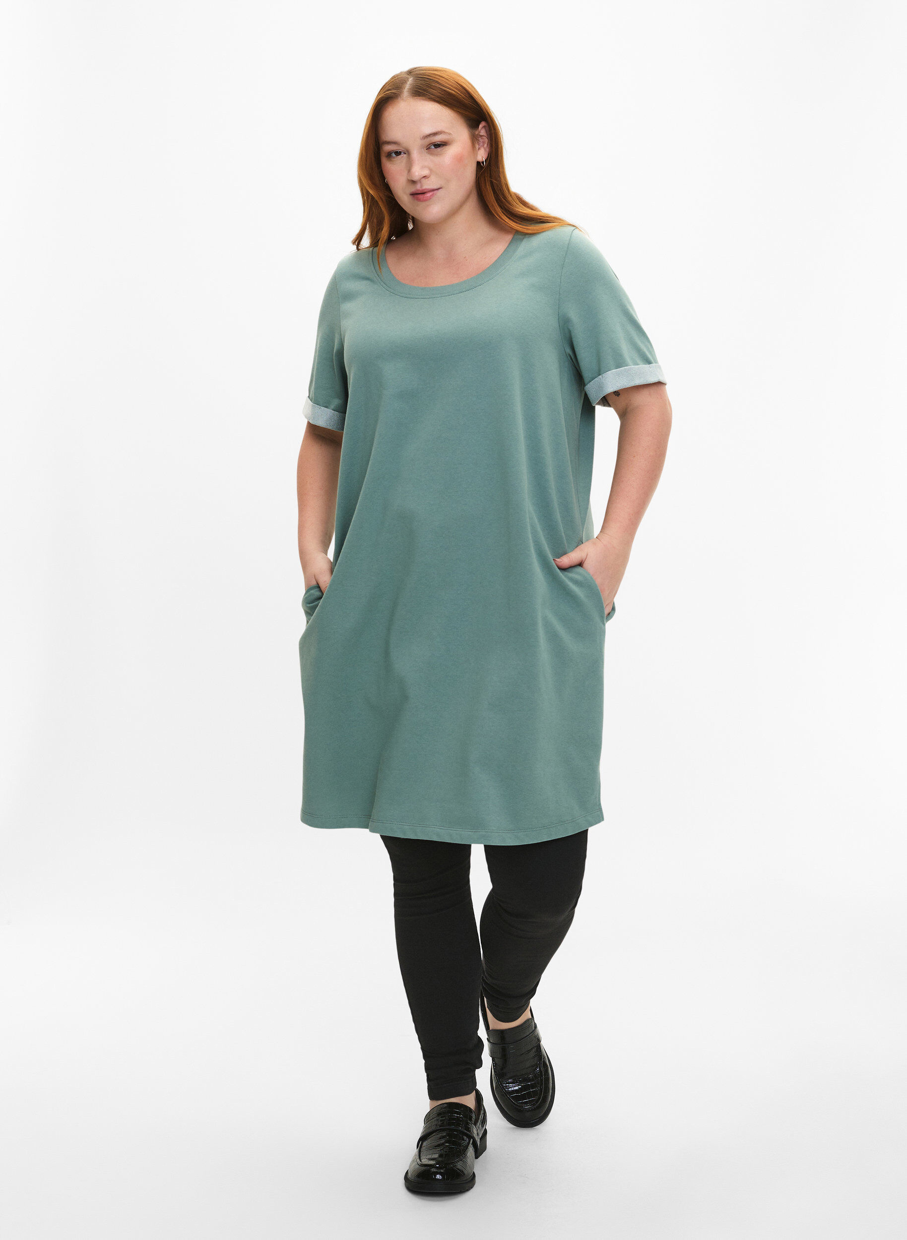 Zizzi Kort&auml;rmad sweatshirtkl&auml;nning med fickor, Chinois Green, Model image number 2