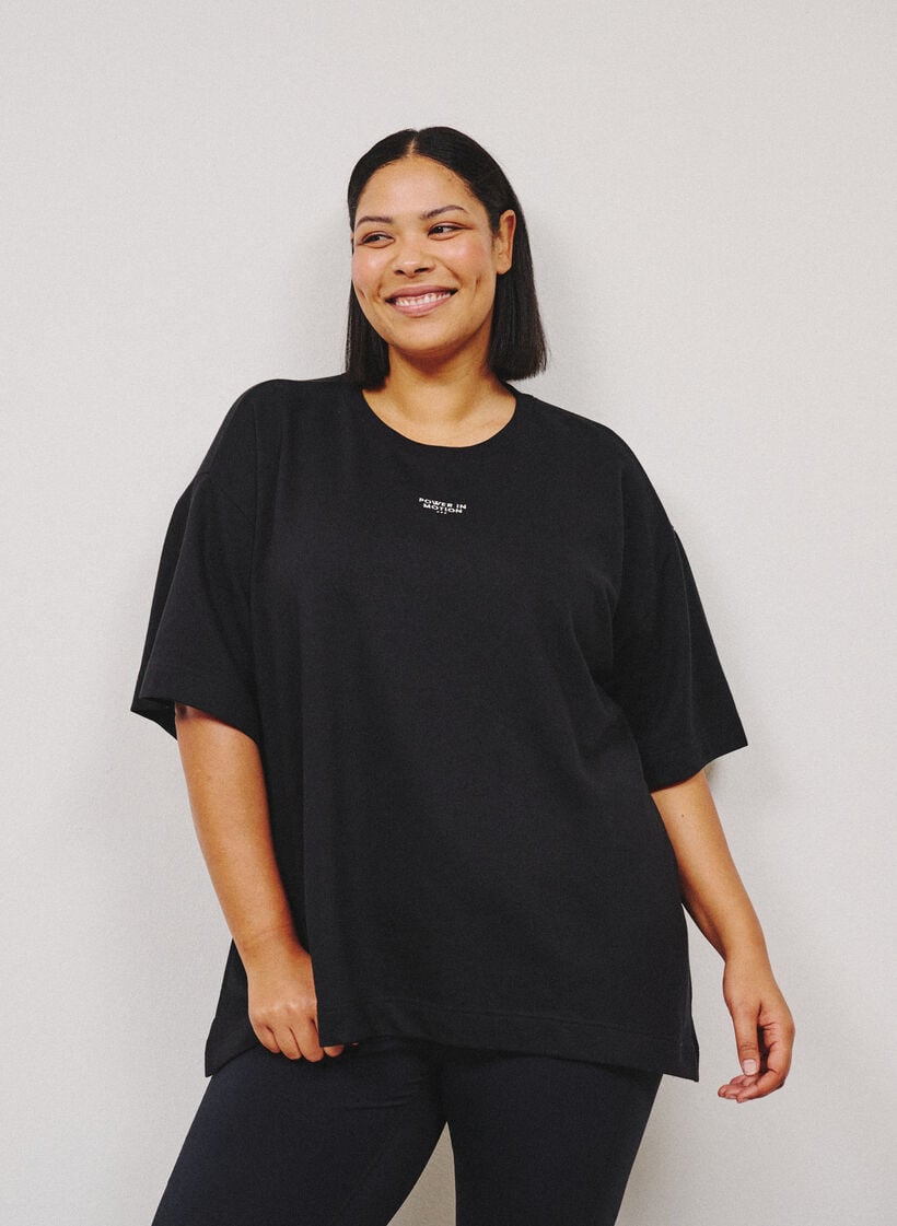 Active t-shirt med l&ouml;s passform och broderat statement, Svart, Image image number 0