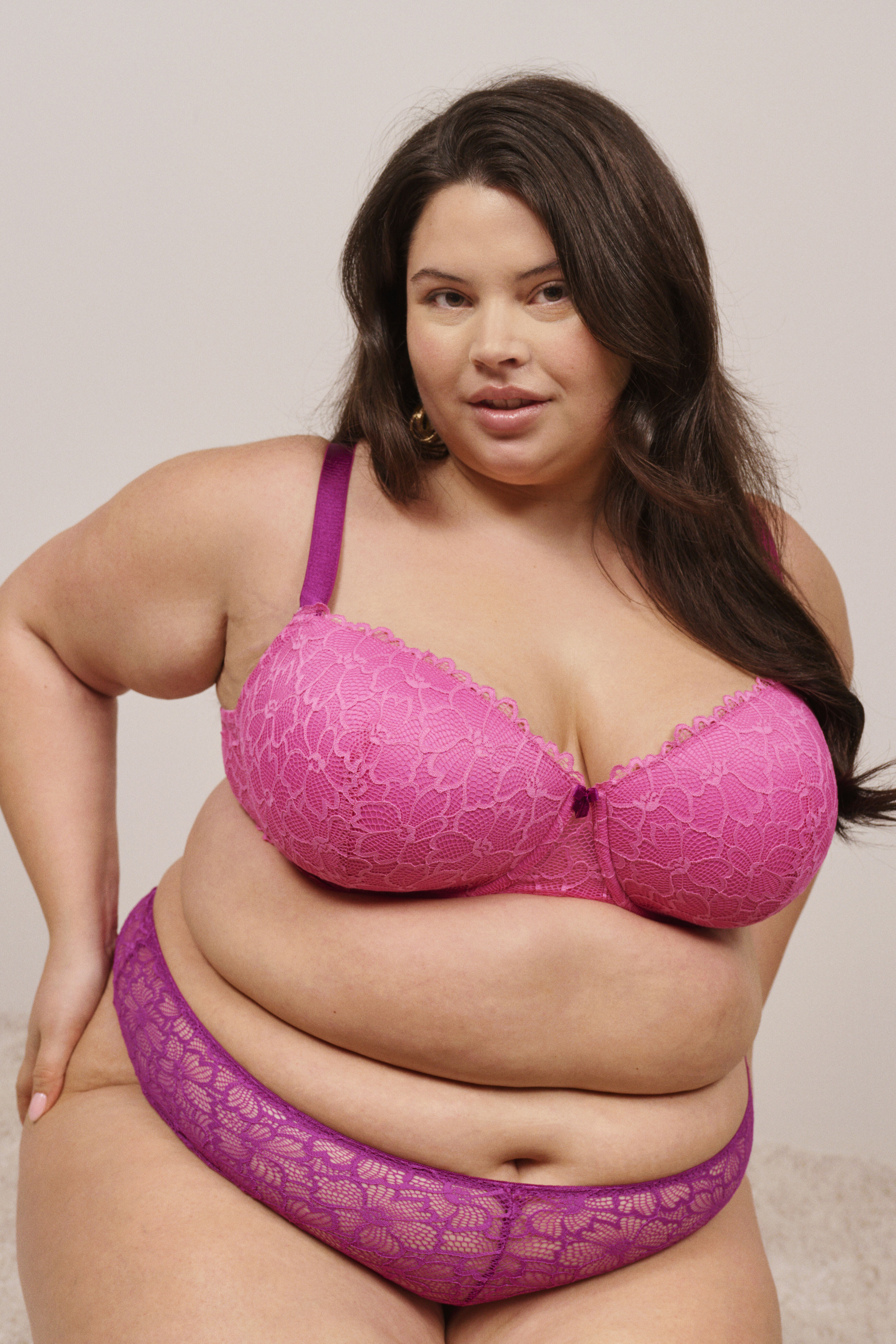 ZizziRomantisk rosa spetscharm, , Model