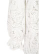 Skjortblus i spets med volangdetalj, Snow White, Packshot image number 3