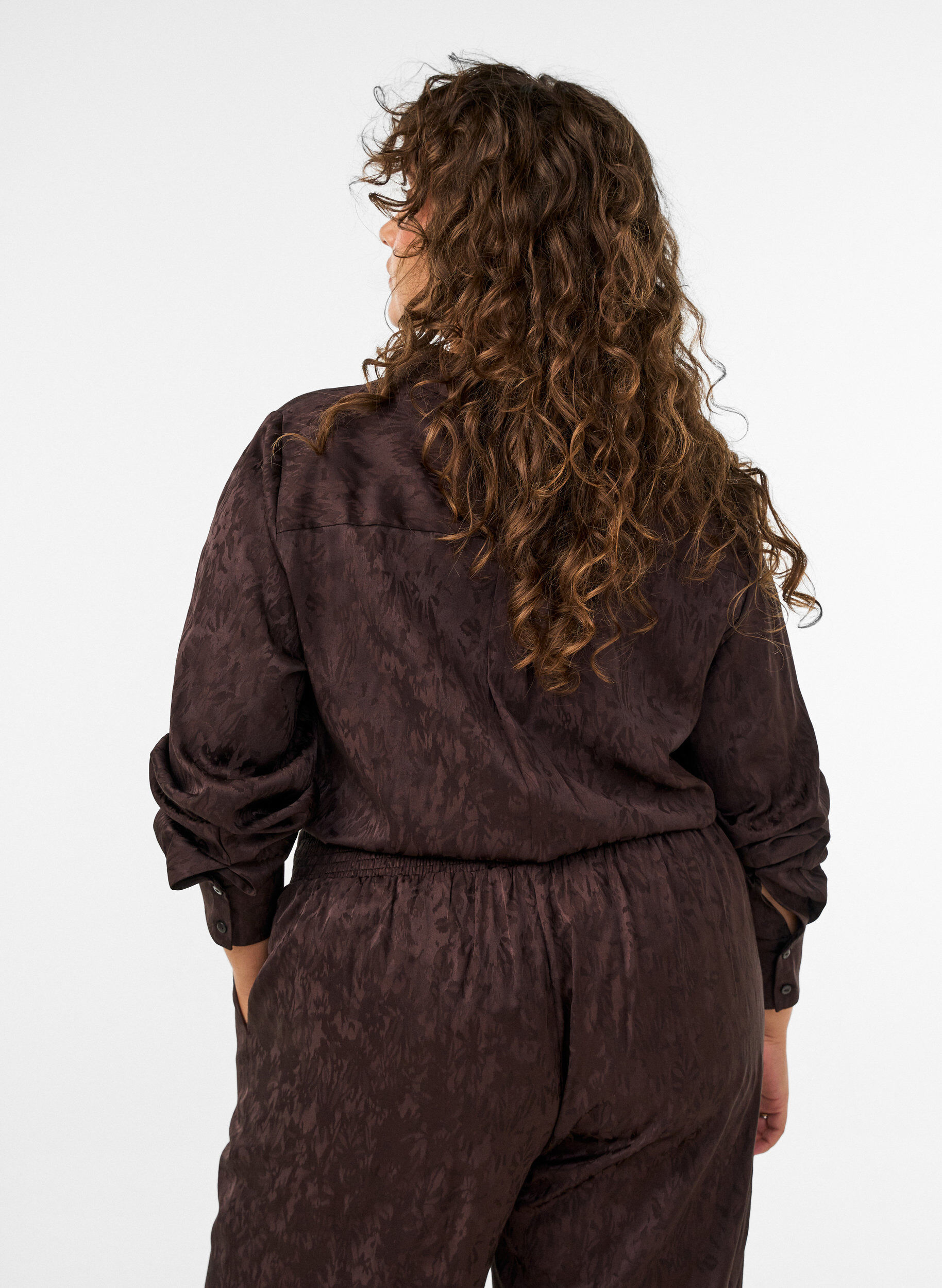 ZizziSkjorta med ton-i-ton paisleym&ouml;nster, Brun, Model image number 2
