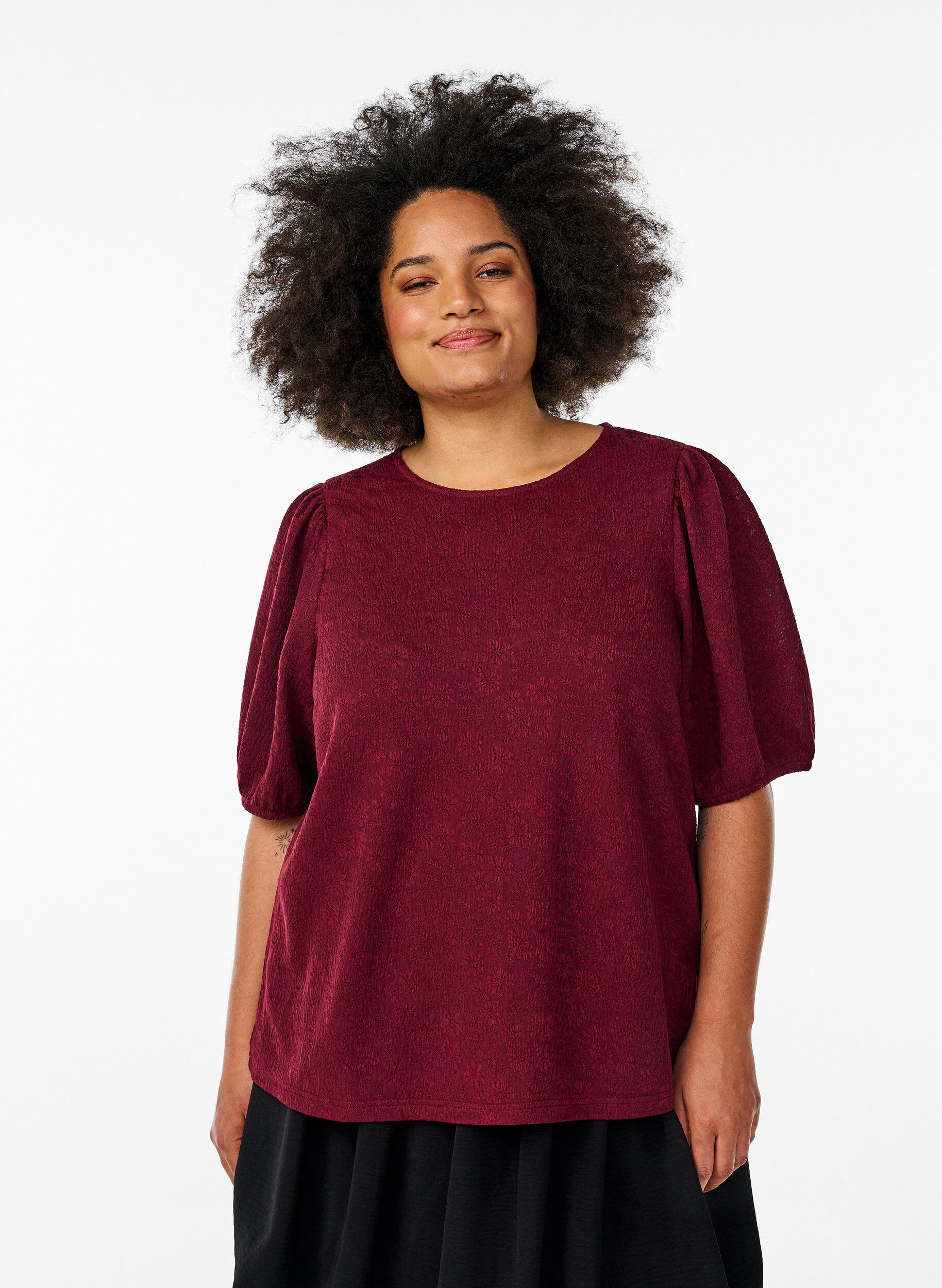 Zizzi Strukturerad blus med korta &auml;rmar, M&ouml;rk Bordeaux, Model image number 0