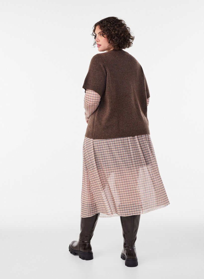 Rutig midikjol i mesh, Beige, Model image number 1