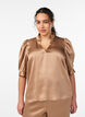 Blus i satinlook med halvl&aring;nga &auml;rmar och volangkrage, Brun, Model image number 0