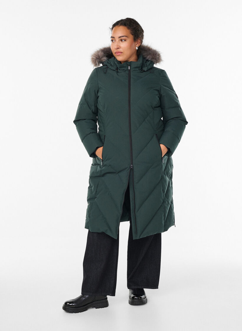 L&aring;ng vinterkappa med hyskkn&auml;ppning och krage i fuskp&auml;ls, Gr&ouml;n, Model image number 1