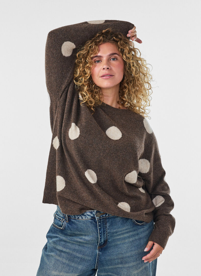 Stickad blus med prickigt m&ouml;nster, Brun, Model image number 0