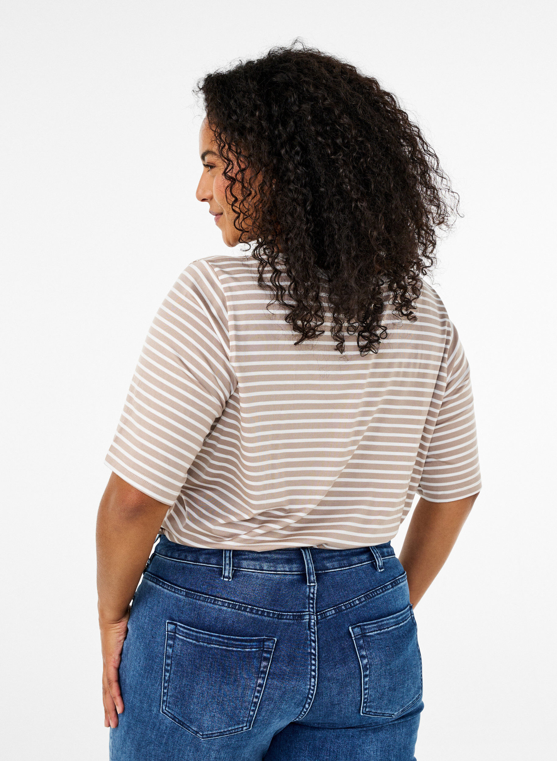 Zizzi T-shirt i TENCEL&trade; Lyocell med r&auml;nder, Beige, Model image number 1