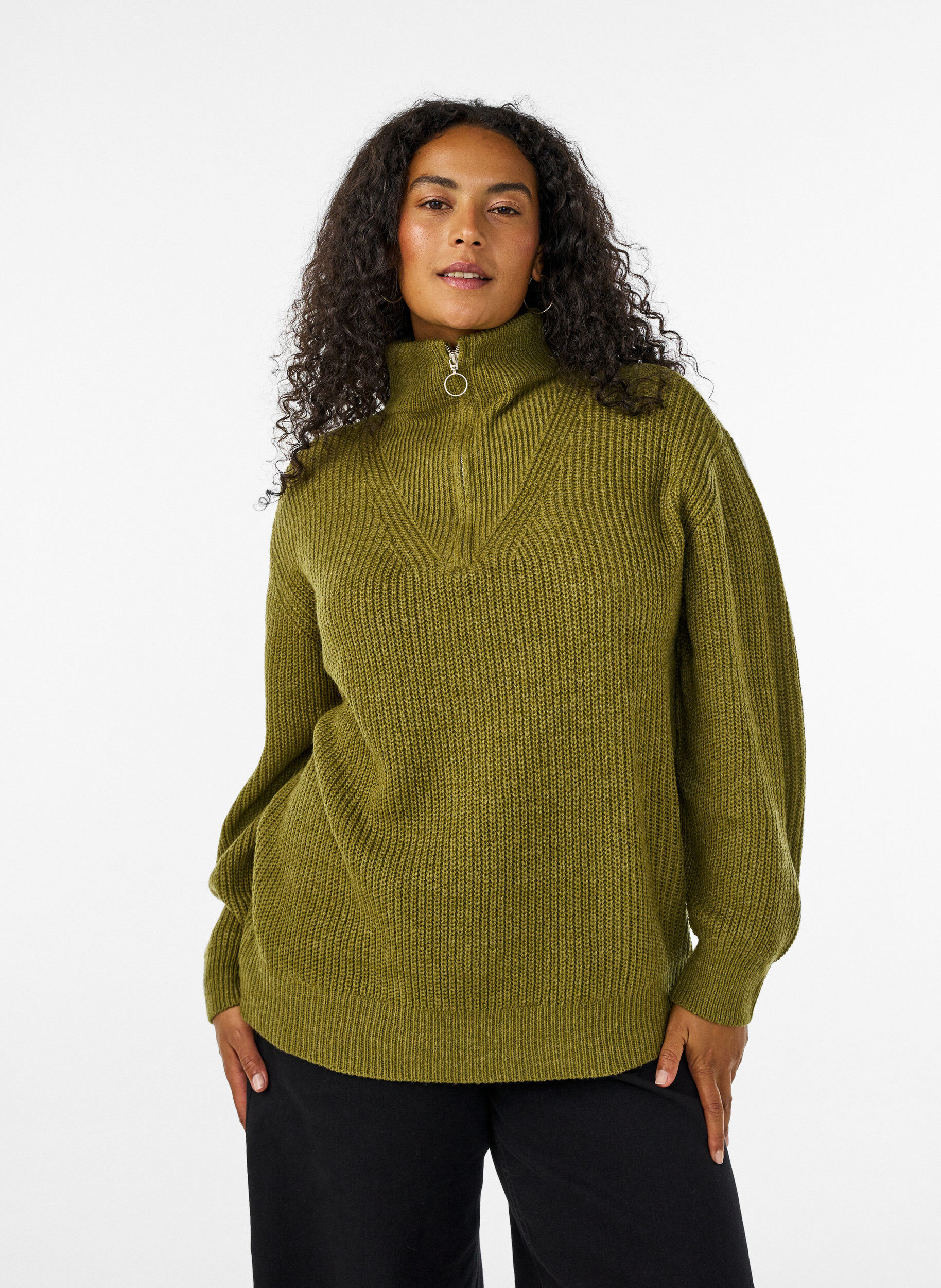ZizziStickad tr&ouml;ja med h&ouml;g hals och dragkedja, Gr&ouml;n, Model image number 0