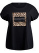 T-shirt med leopardmönster och text, Black Leo, Packshot image number 0