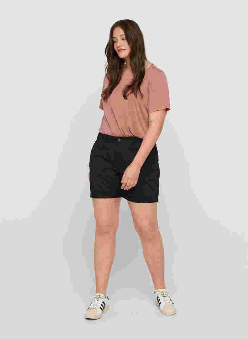 Shorts i regular fit med fickor, Black, Model image number 2