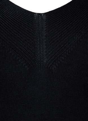 V-ringad stickad tröja med viskos, Black, Packshot image number 2