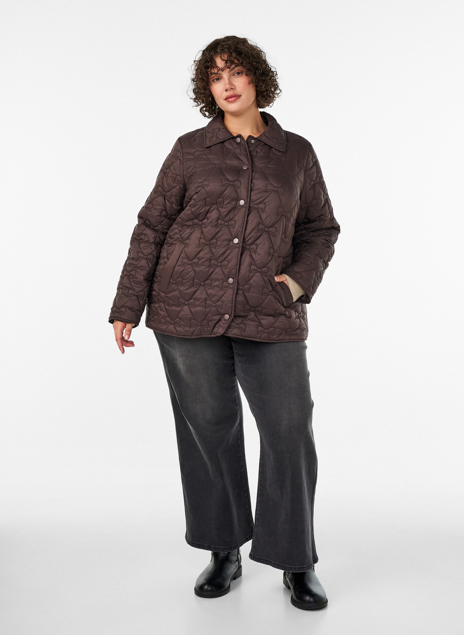 ZizziL&auml;tt vadderad jacka med dekorativ quiltning, Brun, Model image number 1