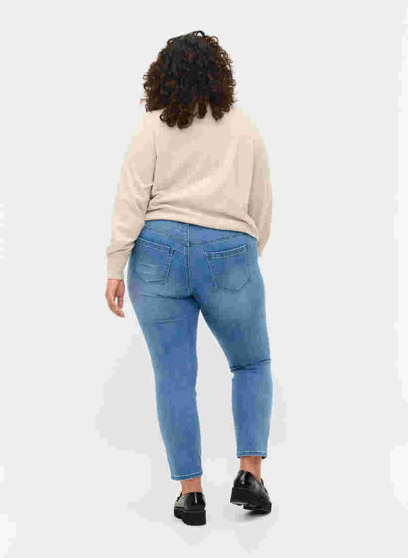 Croppade Emily jeans med broderi, Blue denim, Model image number 1