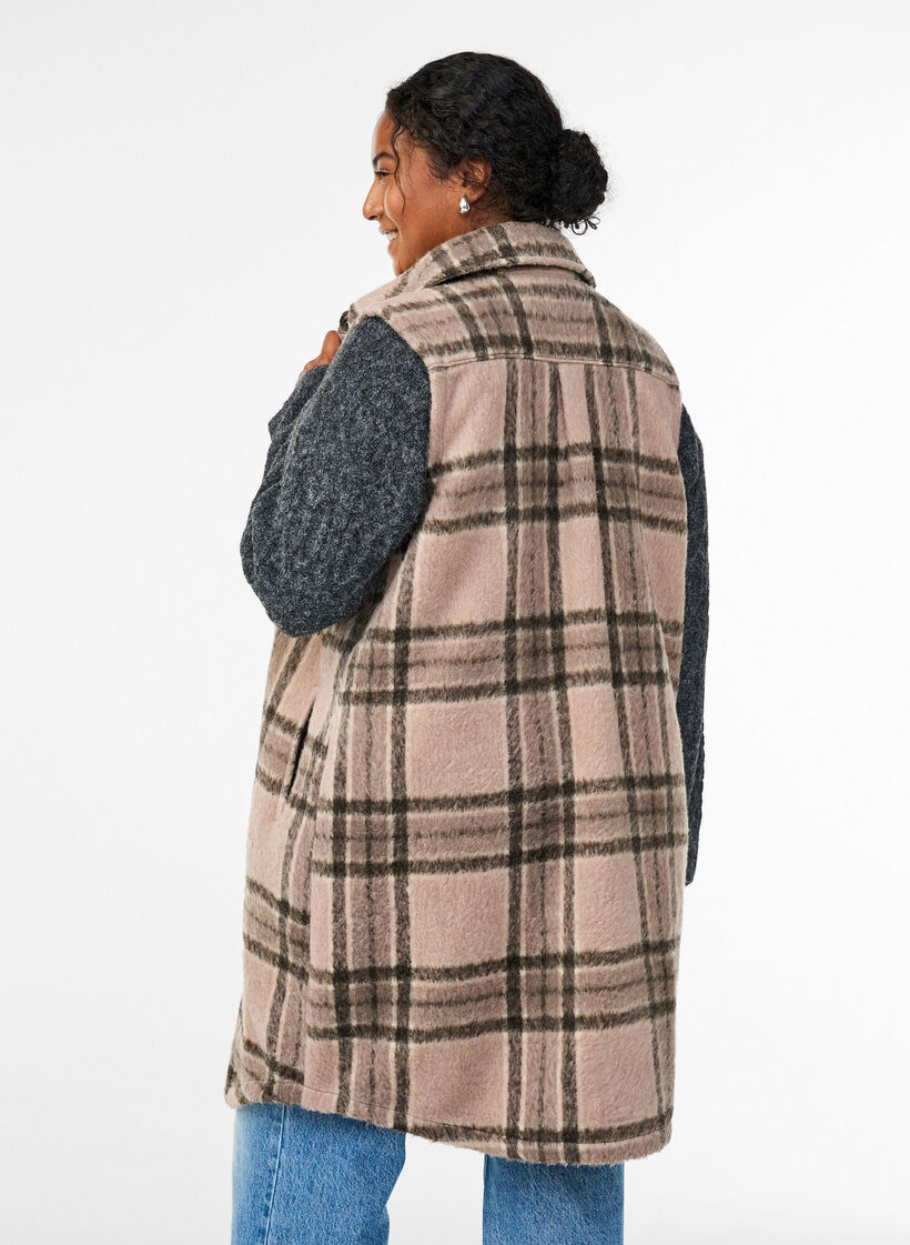 Lång rutig väst i borstad kvalitet, Beige, Model image number 2