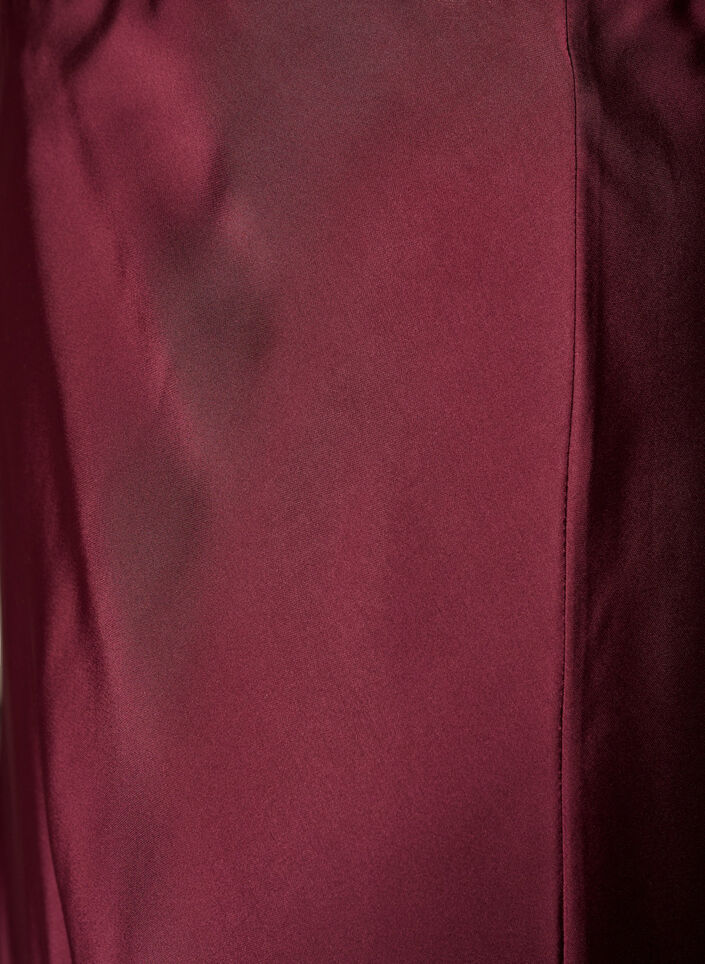 Midikjol i satin, R&ouml;d, Packshot image number 2