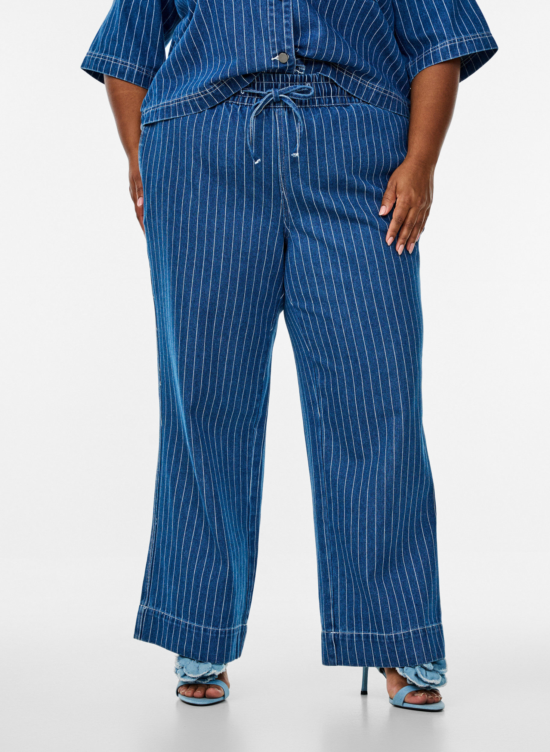 ZizziRandiga jeans med vida ben, Bl&aring;, Model image number 2