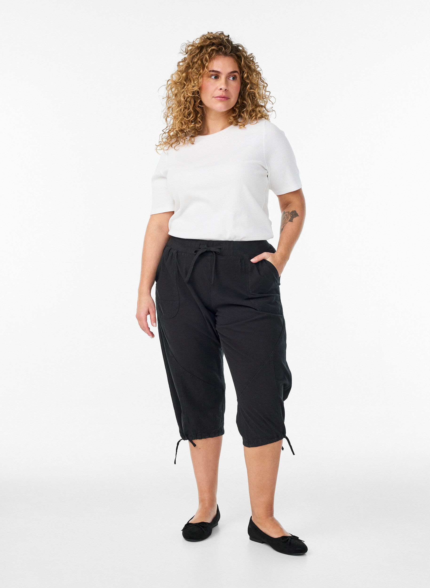 Capribyxor i bomull, Svart, Model
