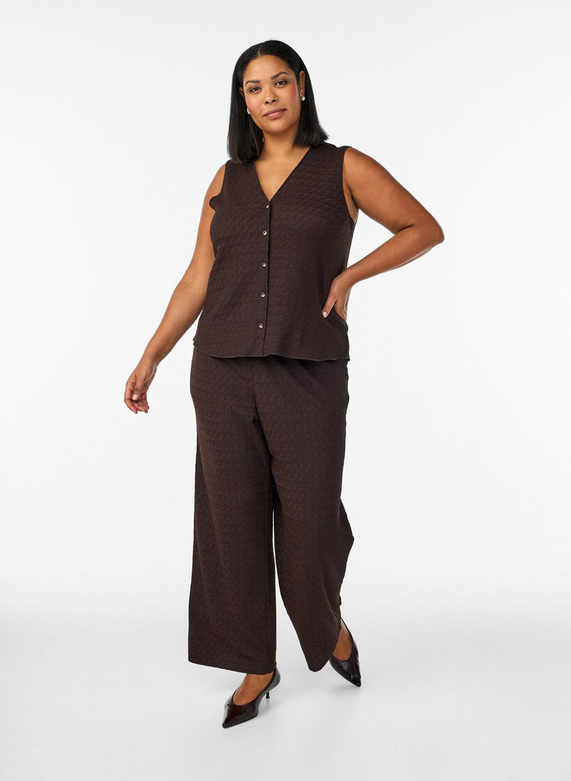 &Auml;rml&ouml;s topp med v&aring;gig struktur och kn&auml;ppning, Brun, Model image number 1