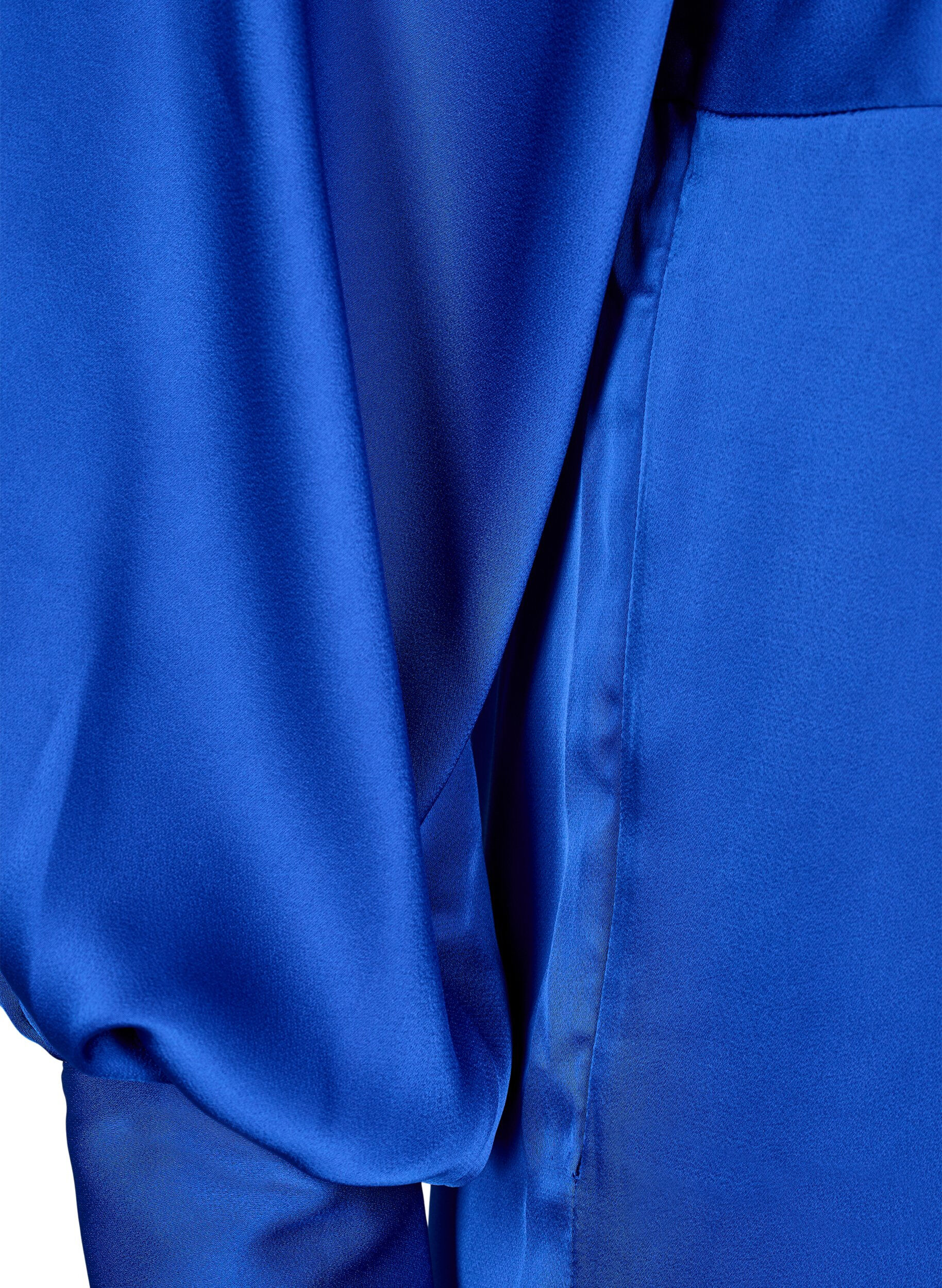 Zizzi Satinkl&auml;nning med ballong&auml;rmar, Surf the web, Packshot image number 3