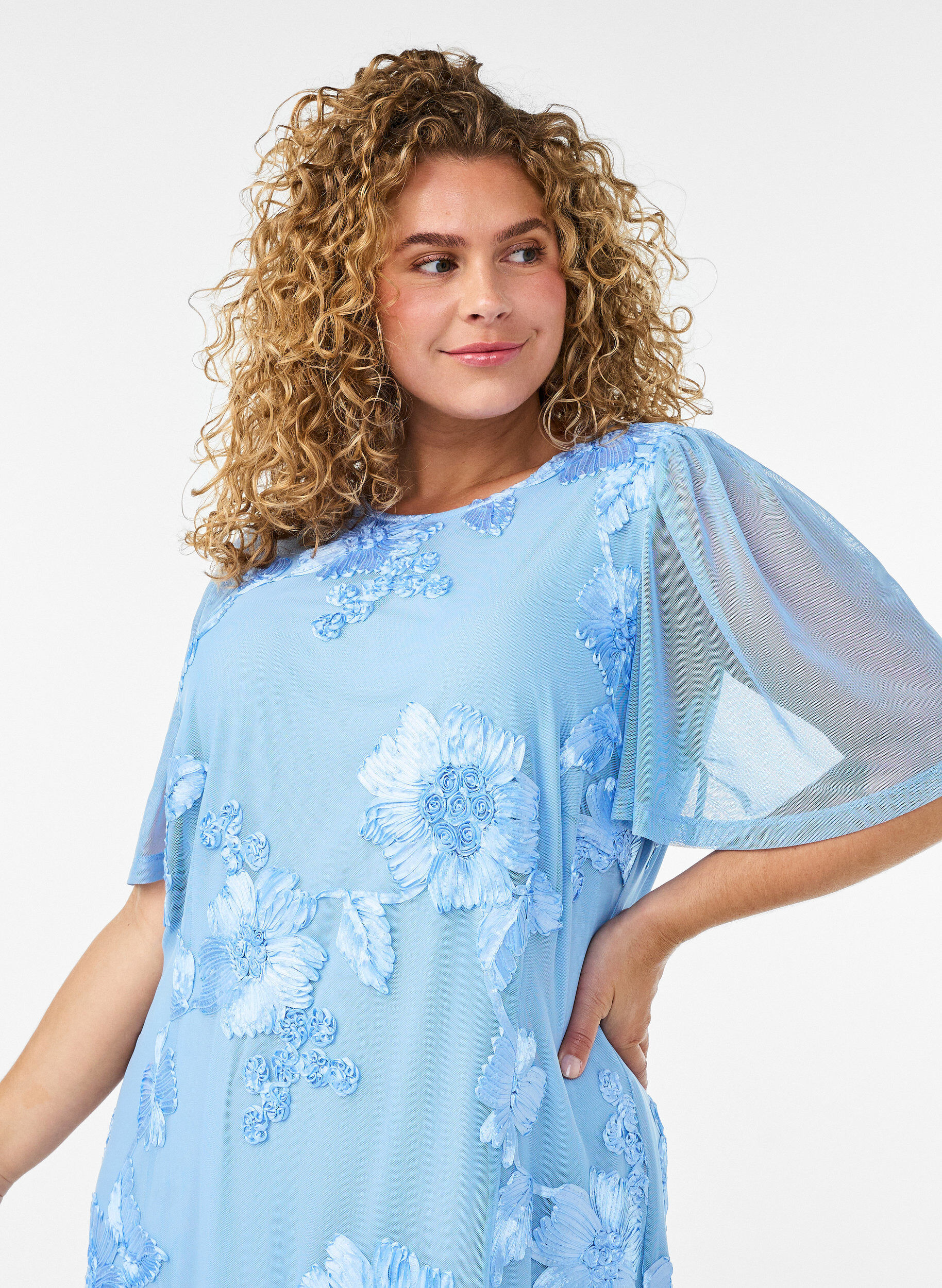 ZizziKl&auml;nning i mesh med blomapplikationer, Bl&aring;, Model image number 2