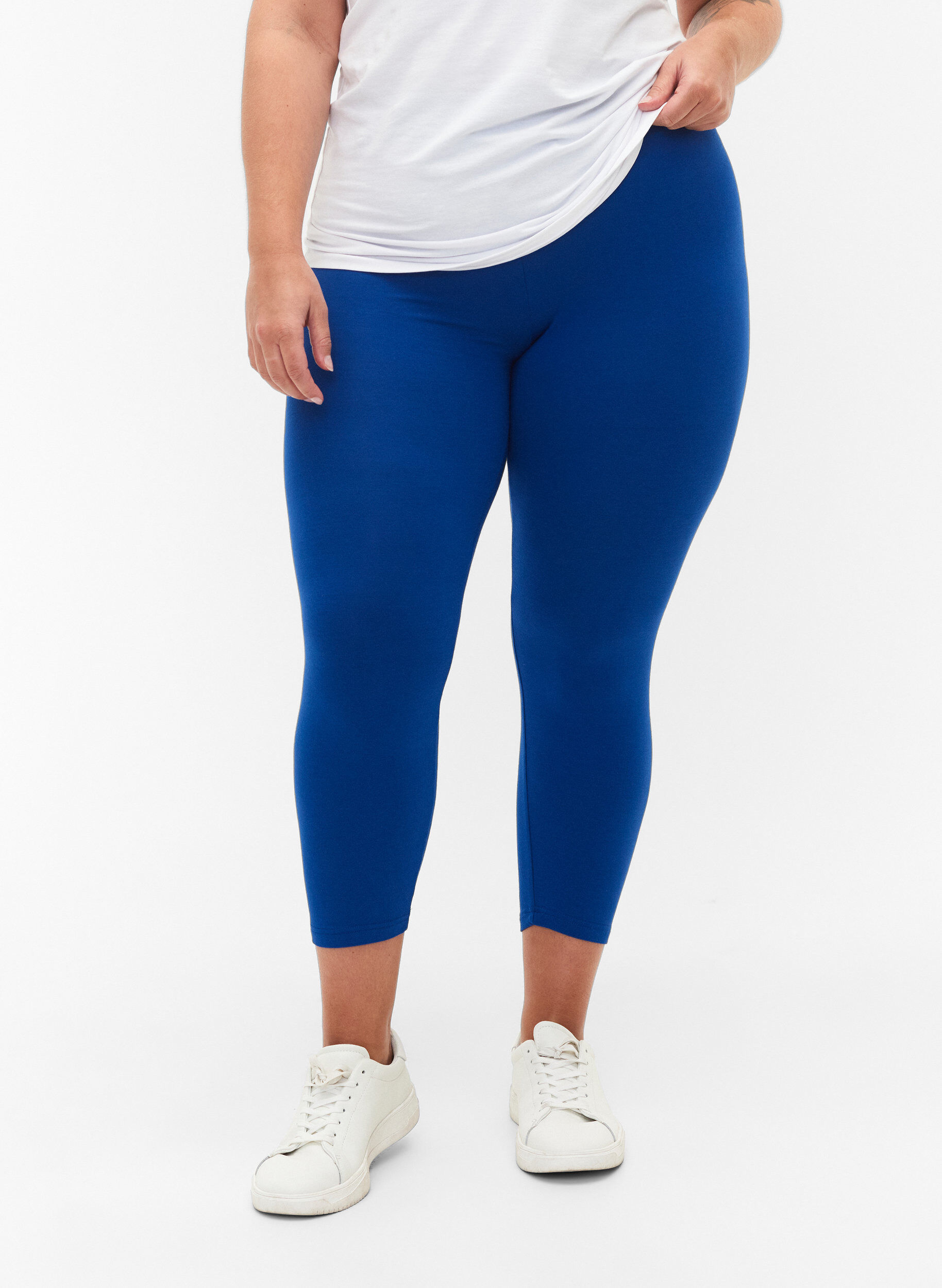 3/4 bas-leggings, Bl&aring;, Model