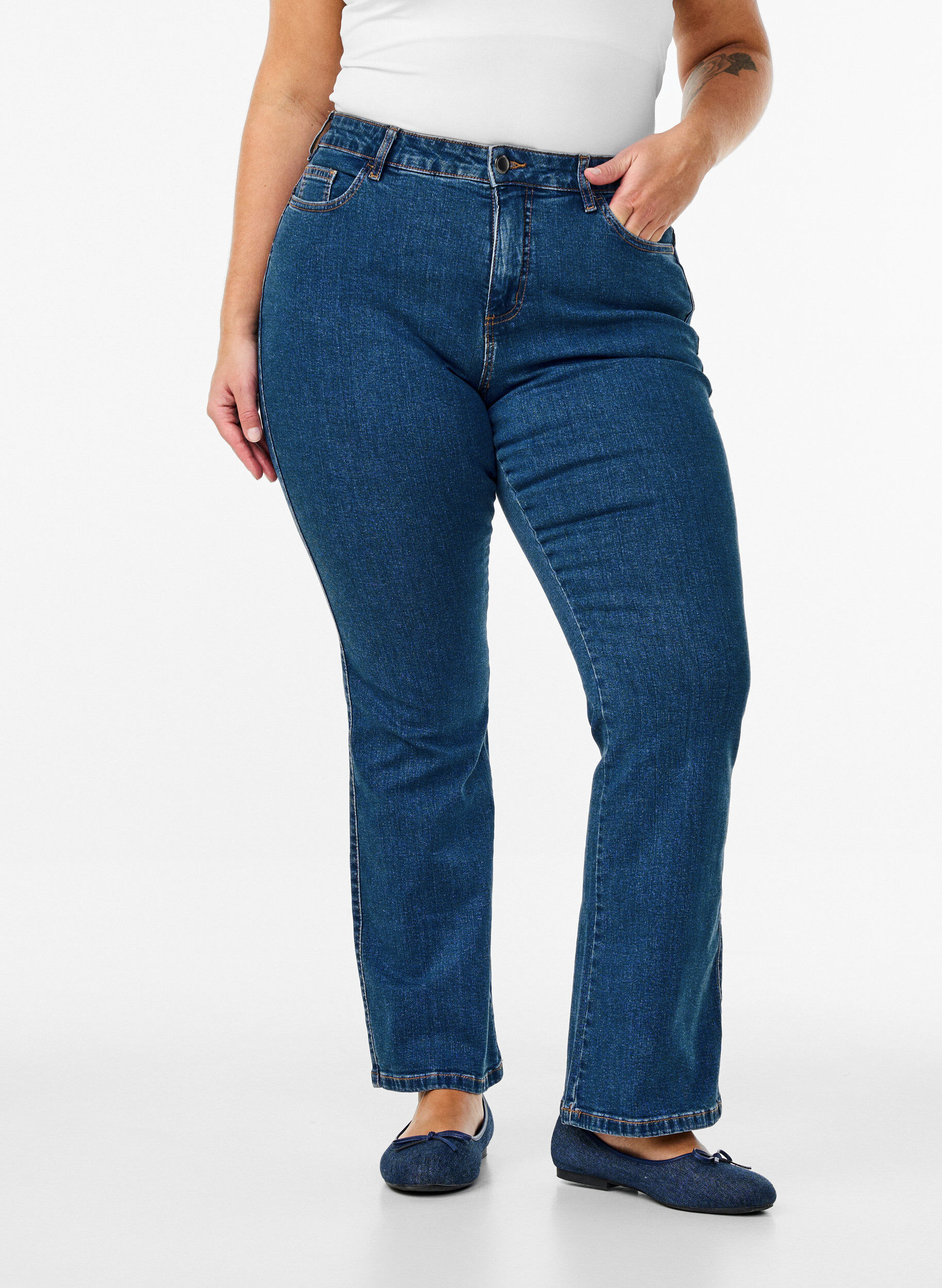 ZizziEllen bootcut-jeans med h&ouml;g midja, Bl&aring;, Model image number 2