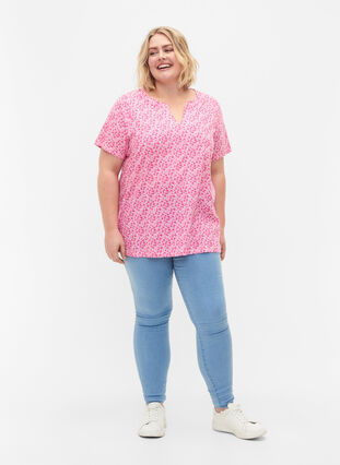 Blommig v-ringad t-shirt i bomull, Shocking Pink AOP, Model image number 2