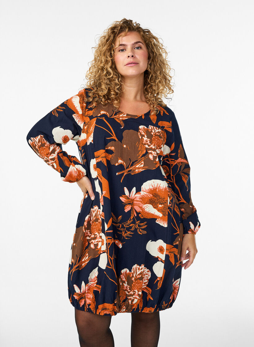 Kort klänning i bomull med resårkant nedtill och långa ärmar, Svart, Model image number 0