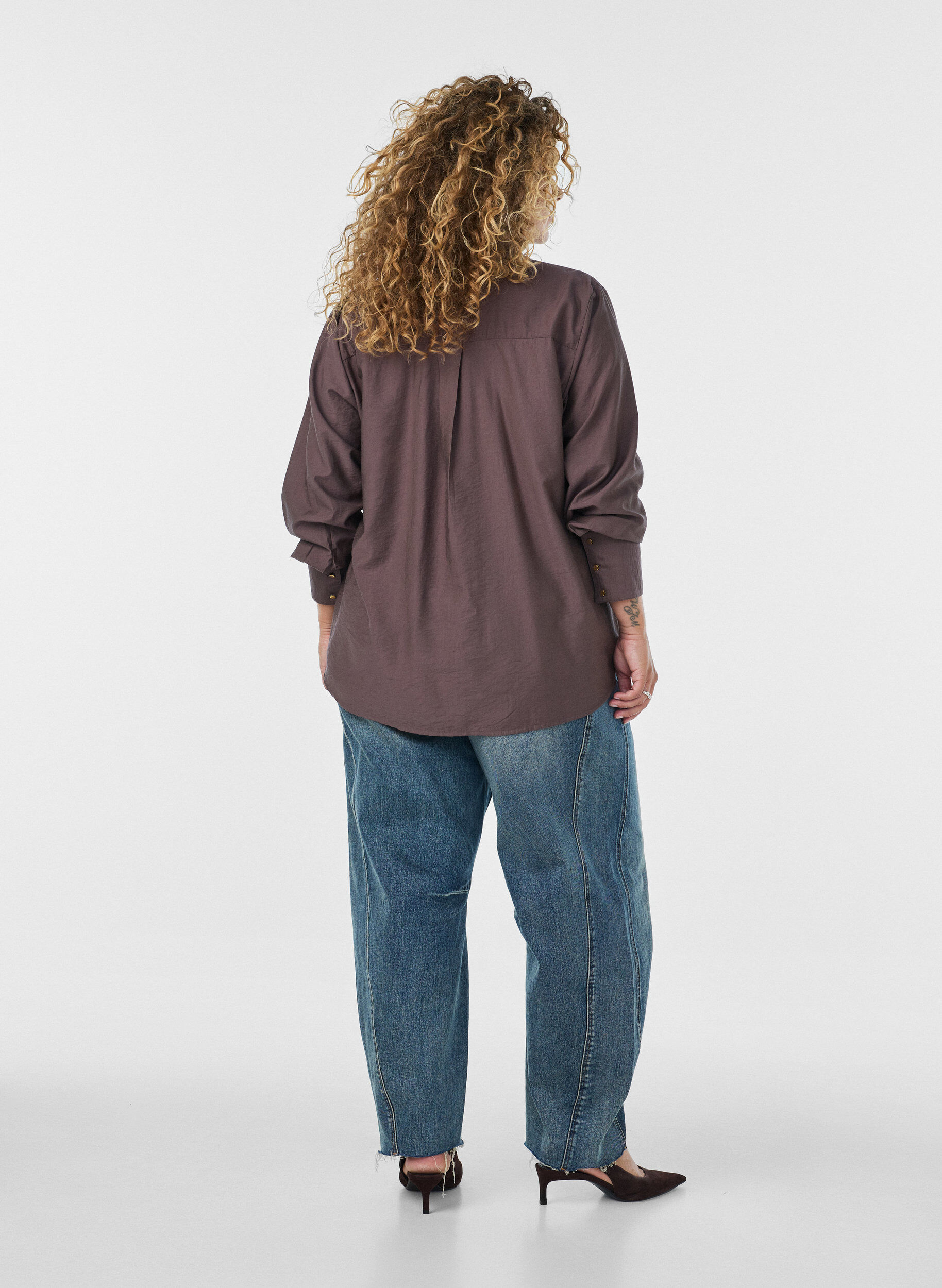 ZizziSkjorta i viskos med guldknappar, Brun, Model image number 2