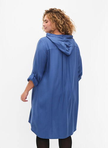 Skjortklänning i viskos med luva och trekvartsärmar, Moonlight Blue, Model image number 1