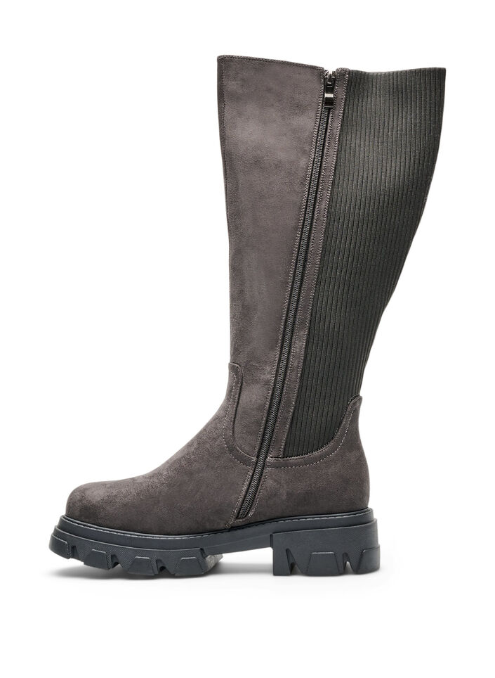 H&ouml;g st&ouml;vel med ribbat elastiskt skaft och kraftig sula, Brun, Packshot image number 3