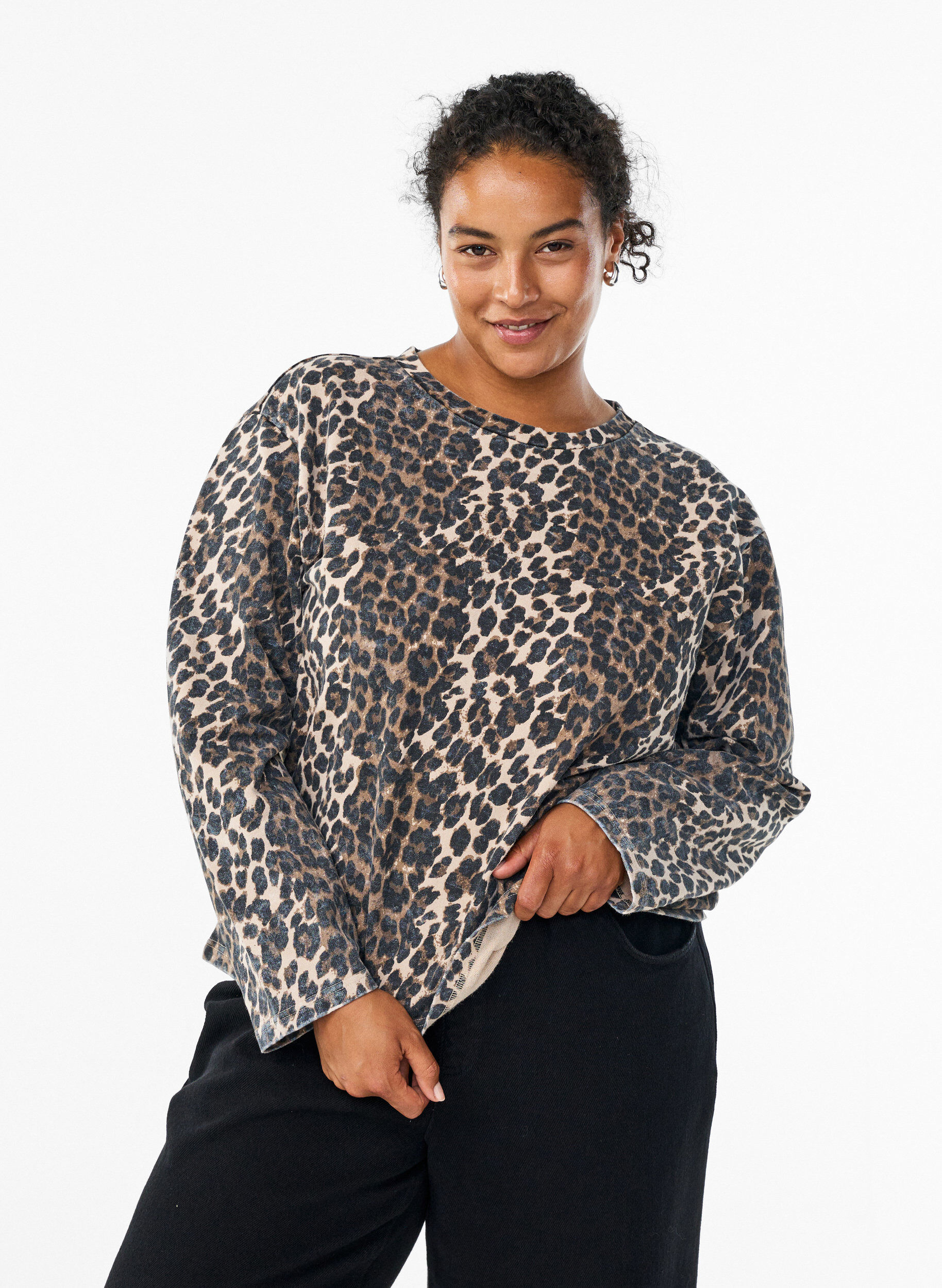 Zizzi Tv&auml;ttad sweatshirt med leopardm&ouml;nster, Brun, Model image number 0