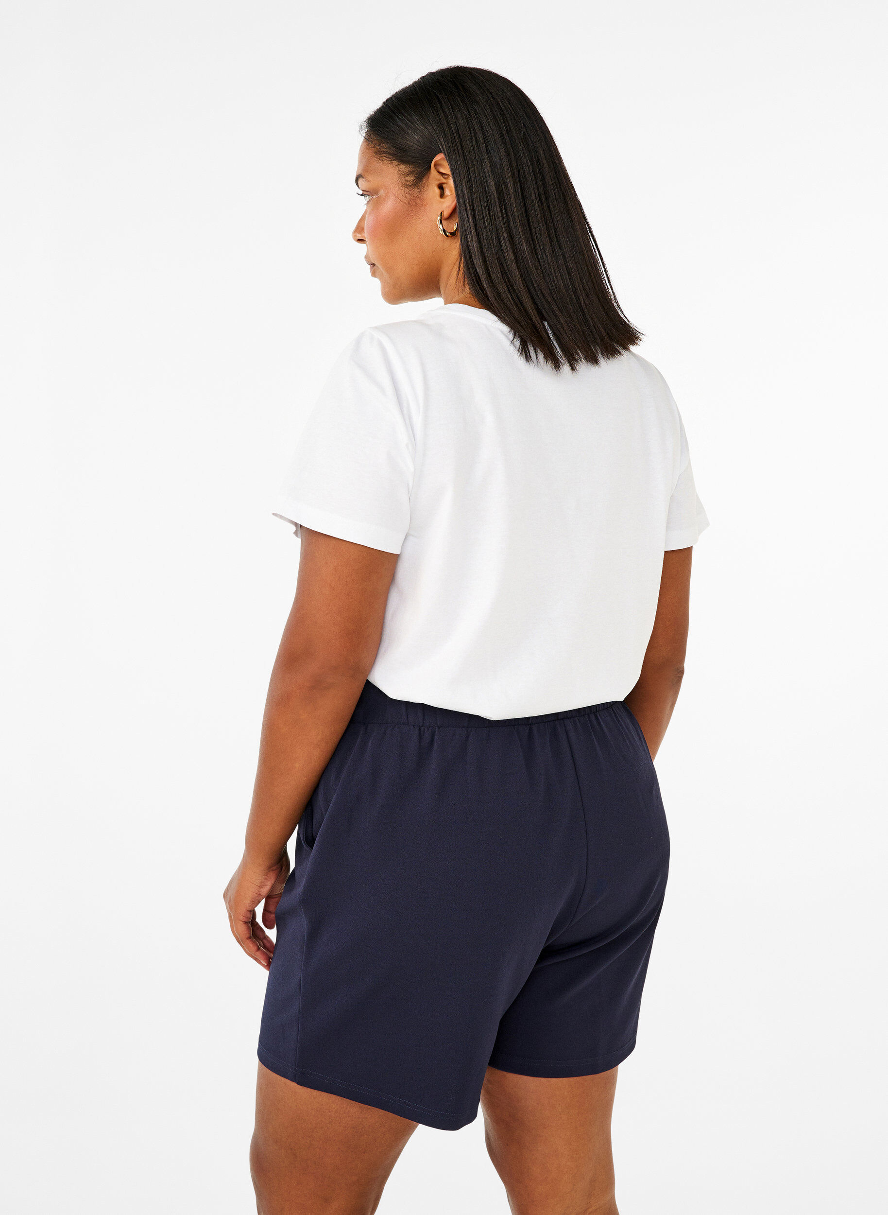 Zizzi Shorts med fickor och l&ouml;s passform, Bl&aring;, Model image number 2