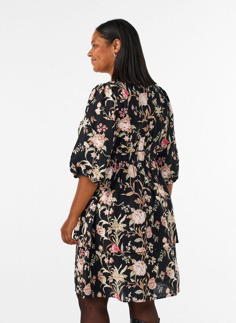 Blommig kl&auml;nning i linne och viskos med empiresk&auml;rning, Svart, Model image number 2