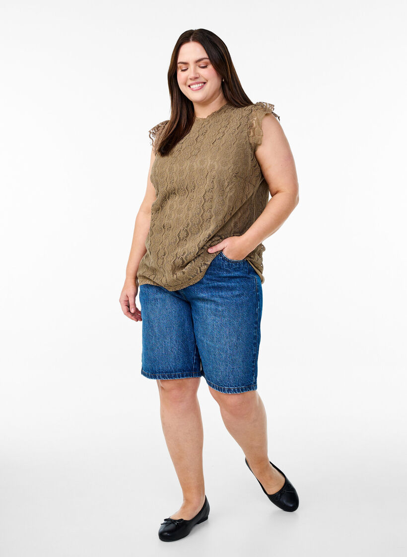 Topp i spets med volangdetaljer, Brun, Model image number 1