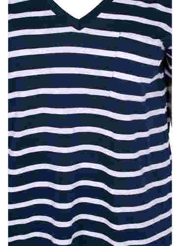 Randig bomulls-t-shirt med v-ringning, Navy B White Stripe, Packshot image number 2
