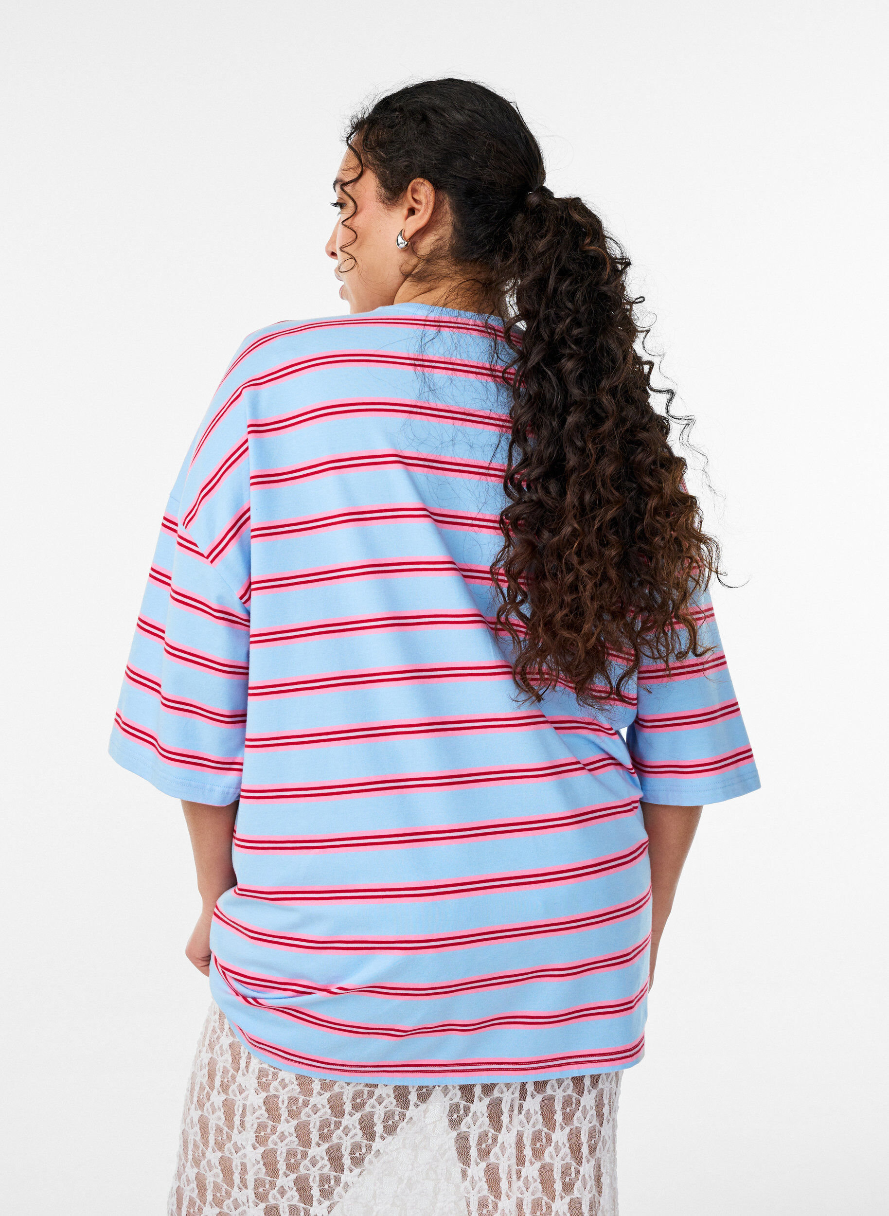 ZizziOversize t-shirt med r&auml;nder och halvl&aring;nga &auml;rmar, Bl&aring;, Model image number 2