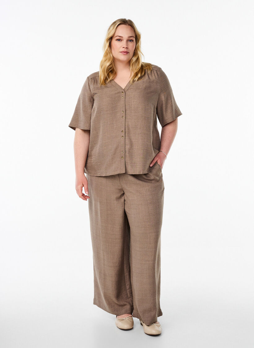 V-ringad skjortblus med korta &auml;rmar, Brun, Model image number 1